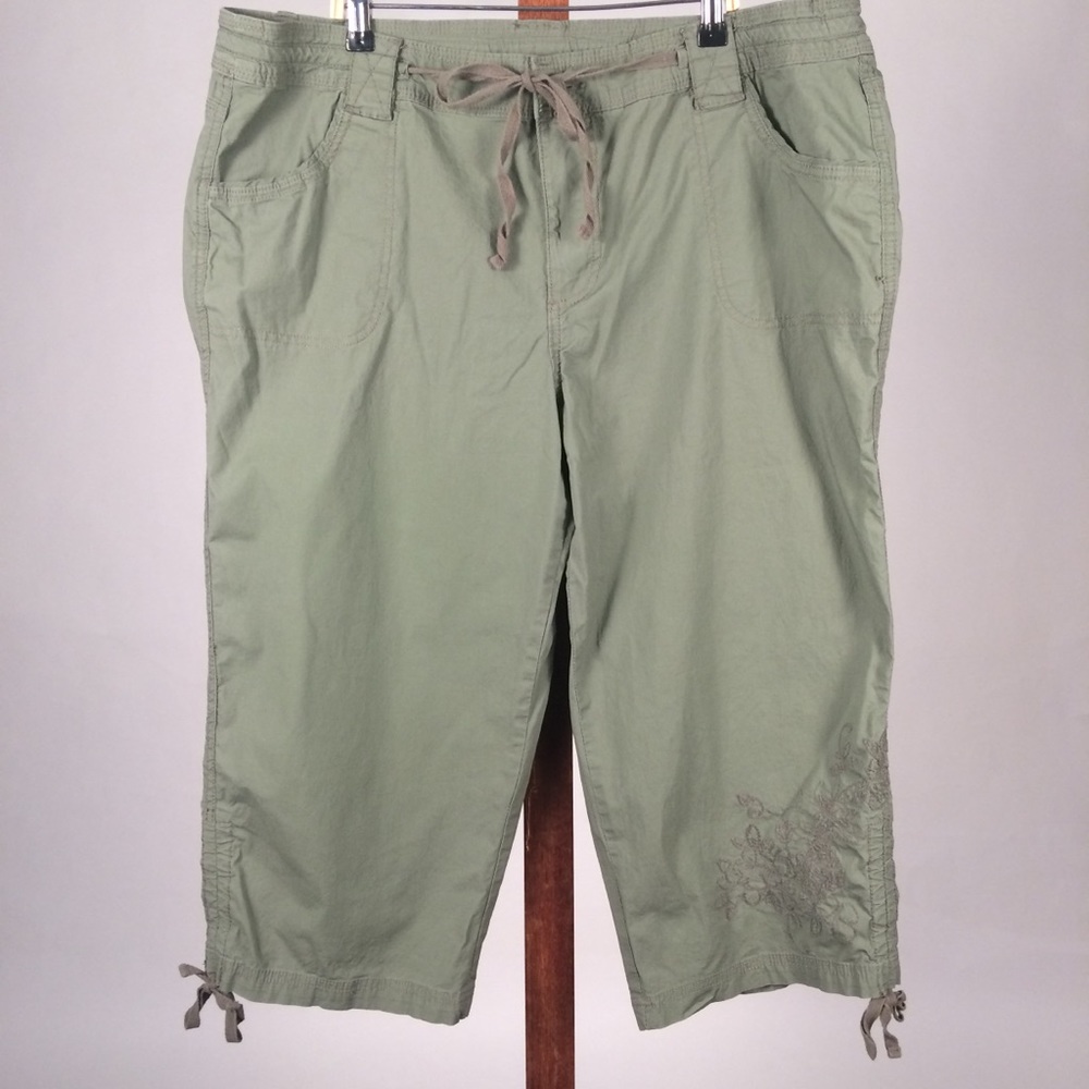 Faded Glory Capris